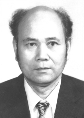 金堅范 