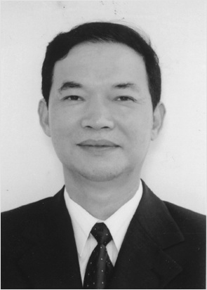 王炳根 