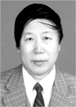 尤鳳偉 