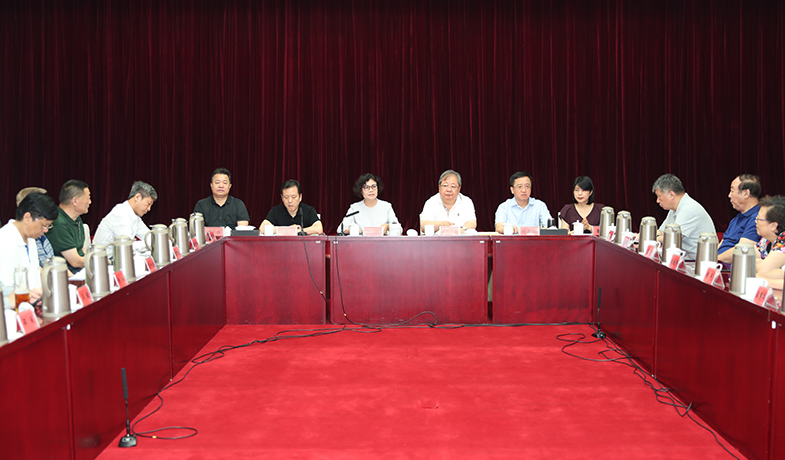 8月16日，第十屆茅盾文學獎在北京揭曉