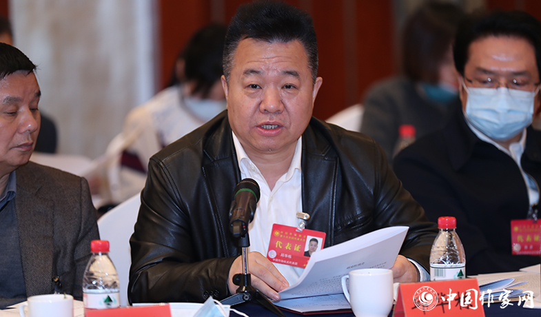 12月12日，中國作家協會第九屆主席團第九次會議在北京舉行。中國作協書記處書記邱華棟在會議上宣讀文件