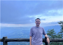 風圣大鵬：寫接地氣的小說，方法也要接地氣如果說《山人行》是一個起點，《臥牛溝》就是一次在現實題材道路上我對自己的再度審視和突圍……[詳細]