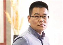 徐則臣談《金枝》：一部“還鄉之作”　　 在小說的一頁非常明白地寫到“金枝玉葉”四個字，我才判定這的確是寫給女性的一首頌歌……[詳細]