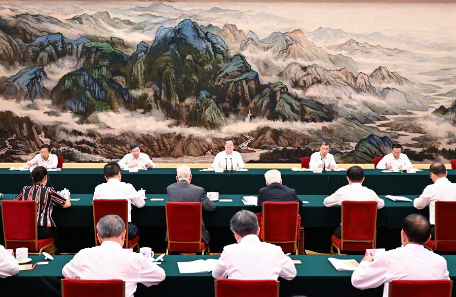 9月9日，全國優秀教師代表座談會在北京召開。中共中央政治局常委、國務院副總理丁薛祥出席會議，傳達習近平致信和李強批示并講話。新華社記者 申宏 攝
