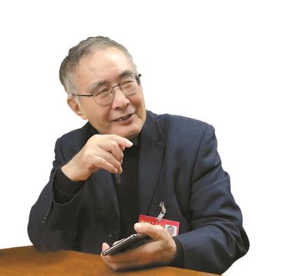 1943年出生。作家、國家一級編劇。享受政府特殊津貼。主要作品有長篇小說《桑那高地的太陽》《泥日》《高緯度戰(zhàn)栗》等，與小說同期創(chuàng)作的同名長篇電視連續(xù)劇《蒼天在上》《大雪無痕》《省委書記》播出后，均在國內(nèi)外引起強(qiáng)烈反響。長篇小說《大雪無痕》獲國家圖書獎。