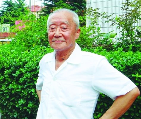 C:\Users\zjw-x270-czy\Desktop\20個中國老人-給曉晨姐\耿林莽.jpg