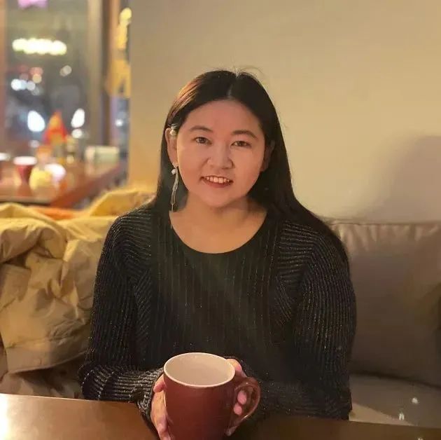 孔呂磊  孔呂磊，女，1993年生，陜西吳堡人。有散文、詩歌、評論等發表于《人民文學》《美文》《作家》《散文》《新文學評論》等刊物。從事文學編輯工作多年，責編圖書獲多種獎項?，F為《小說評論》編輯。