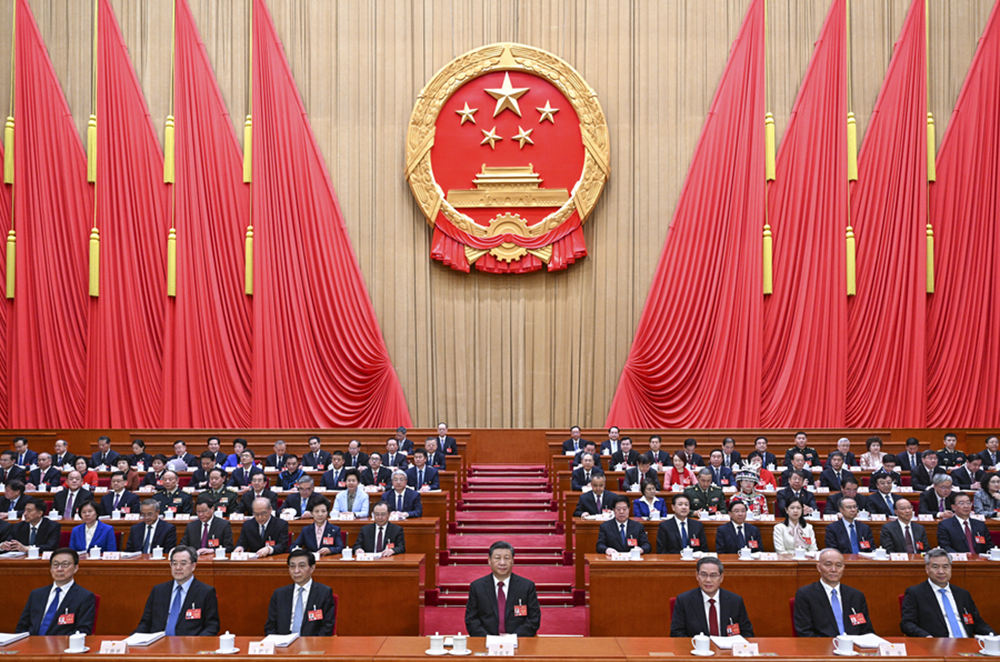 3月5日，第十四屆全國人民代表大會(huì)第二次會(huì)議在北京人民大會(huì)堂開幕。黨和國家領(lǐng)導(dǎo)人習(xí)近平、李強(qiáng)、王滬寧、蔡奇、丁薛祥、李希、韓正等出席大會(huì)。新華社記者 李學(xué)仁 攝