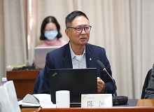 陳河長(zhǎng)篇小說(shuō)《誤入孤城》研討會(huì)在北京舉行11月23日，由《十月》雜志社、北京十月文藝出版社主辦的“陳河長(zhǎng)篇小說(shuō)《誤入孤城》研討會(huì)”在北京出版集團(tuán)舉行。 [詳細(xì)]