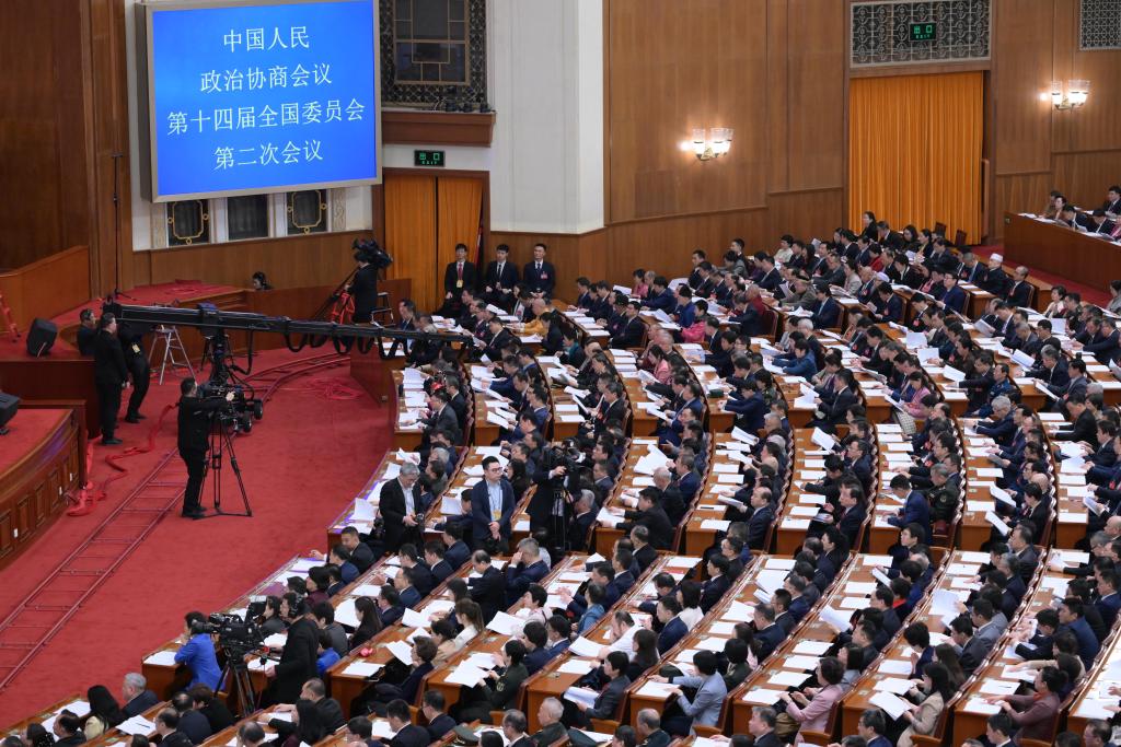 3月7日，全國政協十四屆二次會議在北京人民大會堂舉行第二次全體會議。?新華社記者 李賀 攝
