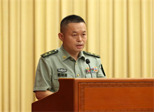 王昆：作家的青春捍衛什么　　40天前的這個時刻，我正在西部邊境一個海拔5000米的前沿哨所，陪我前往邊境埡口的是一個年輕士兵……[詳細]