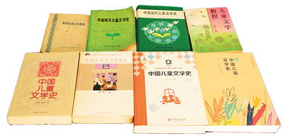 　蔣風編著的部分作品。  　?。ū疚呐鋱D由作者提供）