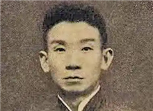 從文人到戰士：郁達夫的筆尖抗戰　　一介書生，以筆為戈，最終血染南洋，他用生命書寫了中國文人的錚錚鐵骨。[詳細]