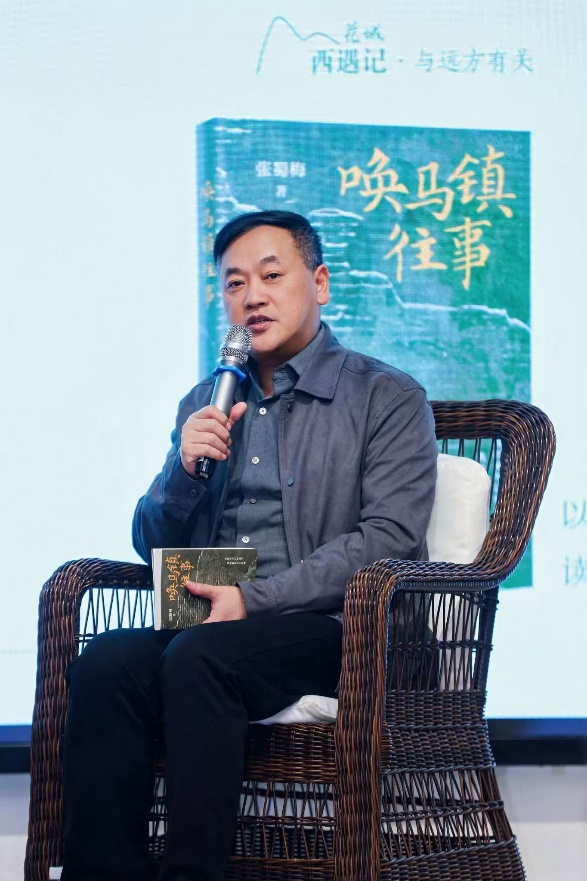穿著西裝筆挺的男子與配字

AI 生成的內容可能不正確。