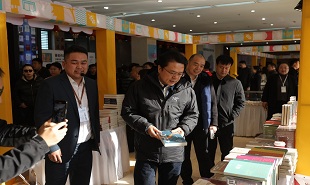 陳彥與作家們走進“文學市集”