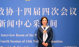 全國政協(xié)委員、中國作協(xié)網(wǎng)絡(luò)文學(xué)委員會(huì)委員蔣勝男